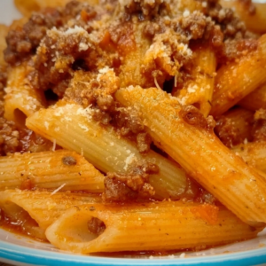Macarrones bolonyesa