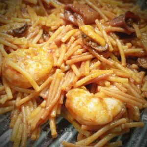 Fideuá de calamares y setas